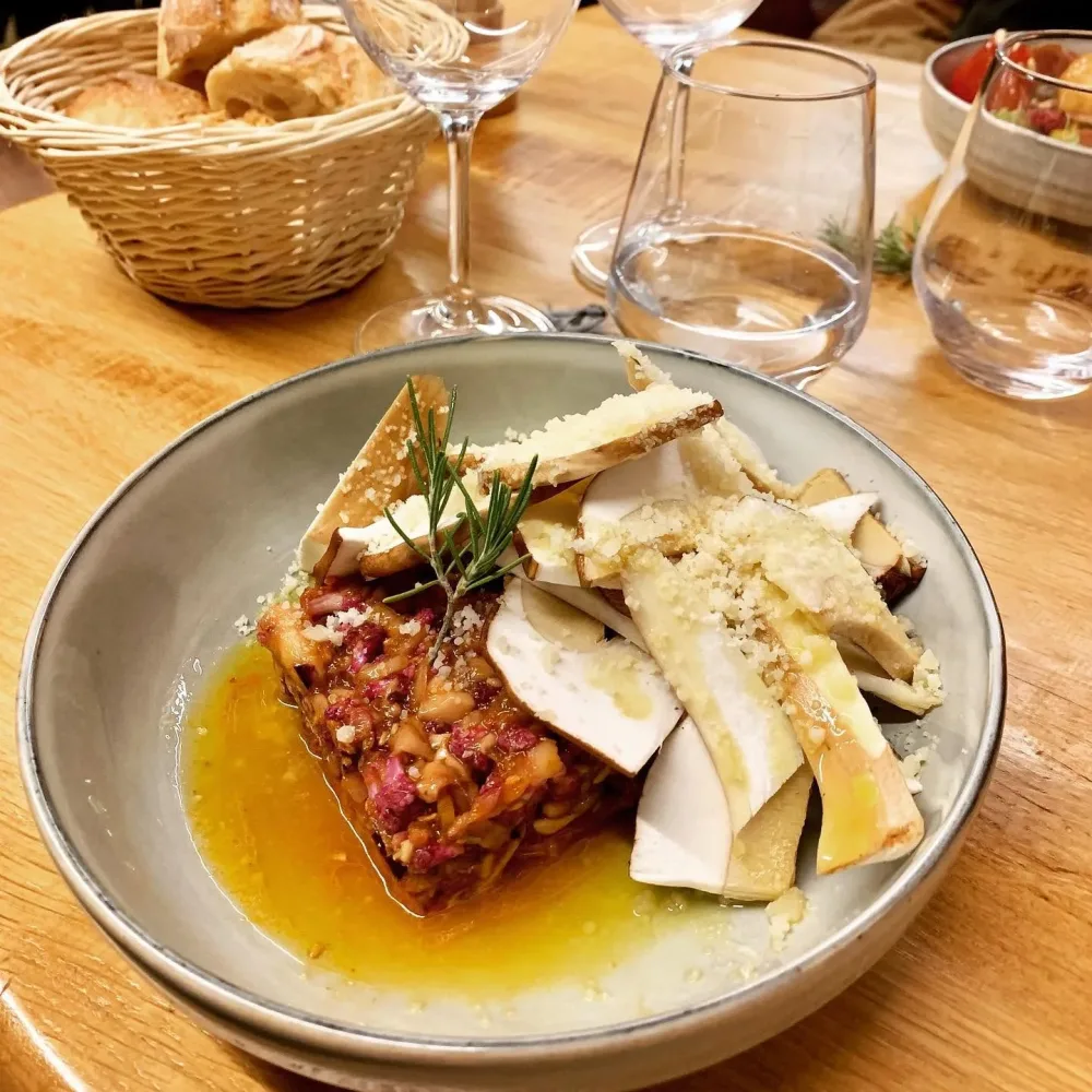 Tartare et copeaux de champignon, pain maison